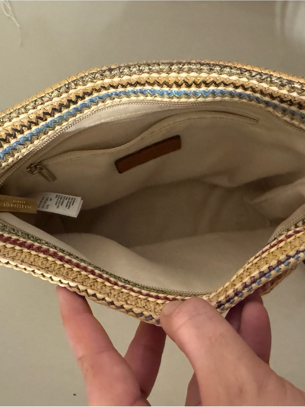 Colorful Rafia Handbag with Adjustable Crossbody Strap - Picture 3 of 3